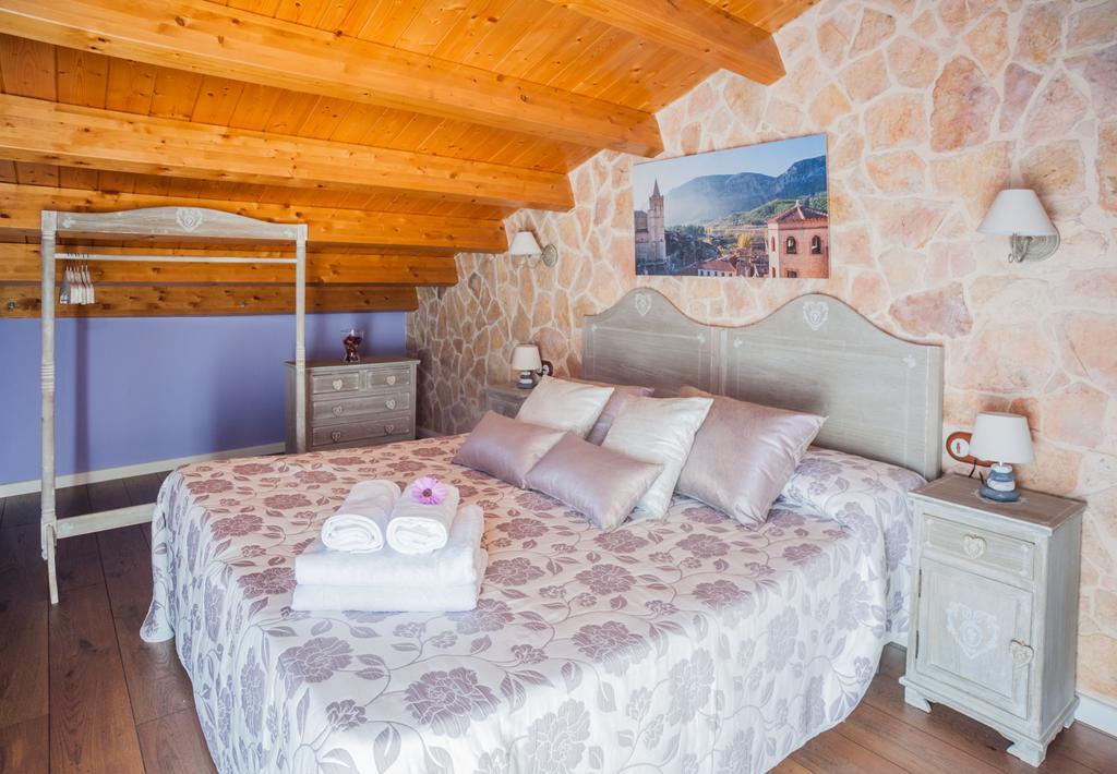 Apartamentos Rurales Millan La Mata de los Olmos ภายนอก รูปภาพ