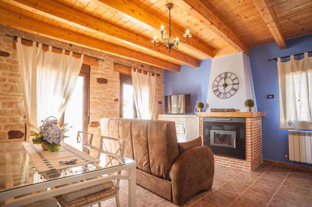 Apartamentos Rurales Millan La Mata de los Olmos ภายนอก รูปภาพ